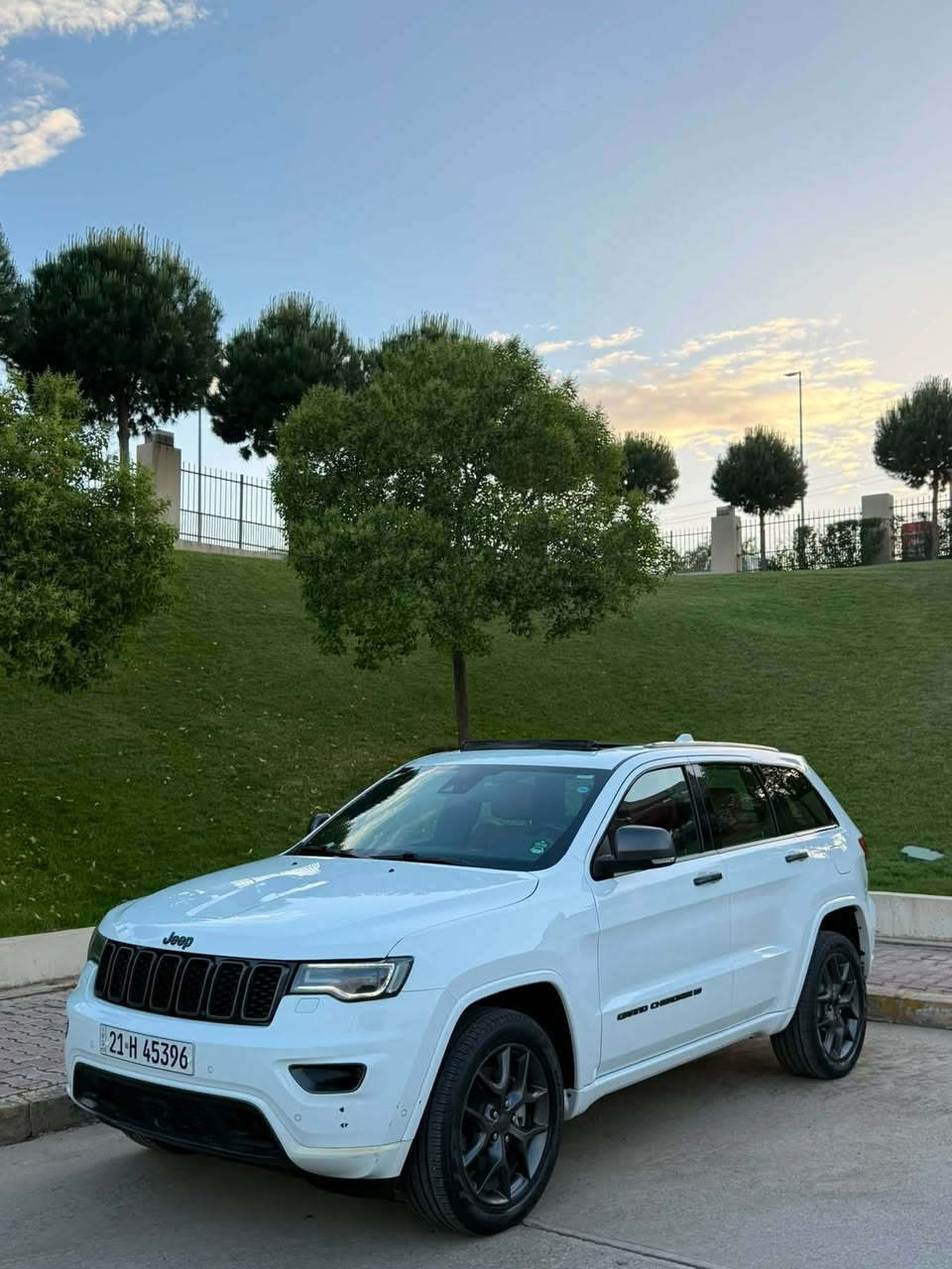 السلام  عليكم ورحمة الله وبركاته
‏‎‏‎       ——— لـلـبـيع  ——

جيب گراند شيروكي - Jeep Grand Cherokee

‏‎‏‎وراد خليجي .     —    بدون ايرباك 

‏‎‏‎الموديل           —    2021

فئة.                 —   80th استيراد شركة هارلم 

حجم المكينه   —     3600/ V6

‏‎‏‎اللون               —     ابيض     

‏‎‏‎المسافه المقطوعه — 96.000mi

‏‎‏‎حاله السياره.    —    ( كفاله عامه  ) (بدون صبغ بدون تبديل)

‏‎‏‎المواصفات 
‏‎‏‎- بصمة تشغيل 
‏‎‏‎- بصمة أبواب 
‏‎‏‎-تشغيل عن بعد 
‏‎‏‎-ترحيب عند الاقتراب 
-رادار امامي 
-رادار جانبي 
-رادار خلفي 
-تحديد مسار 
-تنبيه قبل الاصطدام 
‏‎‏‎-كشنات جلد 
-كشنات احمر مختمه 80th
- شاشه ديجتال 
-ستيرن كهربائي 
-اناره محيطيه 
-اشاره بالمرايه 
-حساس امامي خلفي 
-بردات خلفيه ‏‎
‏‎‏‎-شاشه كبيره تدعم نظام الأبل كار باي ونظام الاندرويد
-شاشه عداد ديجتال
-فتحت سقف بانوراما 
‏‎-دبل اكسل 
‏‎-اوتو ستوب
‏‎-وضعيات قياده 
‏‎‏‎-كشنات تدفئة ( اماميه - خلفيه ) 
-كشن السايق خزن ميمور
-كشنات اماميه تبريد 
-ستيرن تدفئة
‏‎‏‎- ستيرن بحركه كهربائيه 
‏‎‏‎- تبريد مركزي 
‏‎‏‎- بگ لايت LED 
‏‎-صندوق كهربائي 
‏‎‏‎-كرسي السايق والراكب بحركة كهربائيه 
‏‎‏‎-تحكم ستيرن جهتين 
‏‎‏‎-تحديد سرعه 
‏‎‏‎-مانع انزلاق 
‏‎‏‎-ليد نهاري
‏‎‏‎-كامره خلفيه دواره 
‏‎‏‎باقي المواصفات المعروفه 

‏‎‏‎السعر            — اكتب تم ويوصلك السعر  مباشر 

‏‎‏‎رقم السياره    — السليمانيه   

‏‎‏‎موقع  السياره — السليمانية 

‏‎‏‎للأستفسار.     — *********** - ***********
