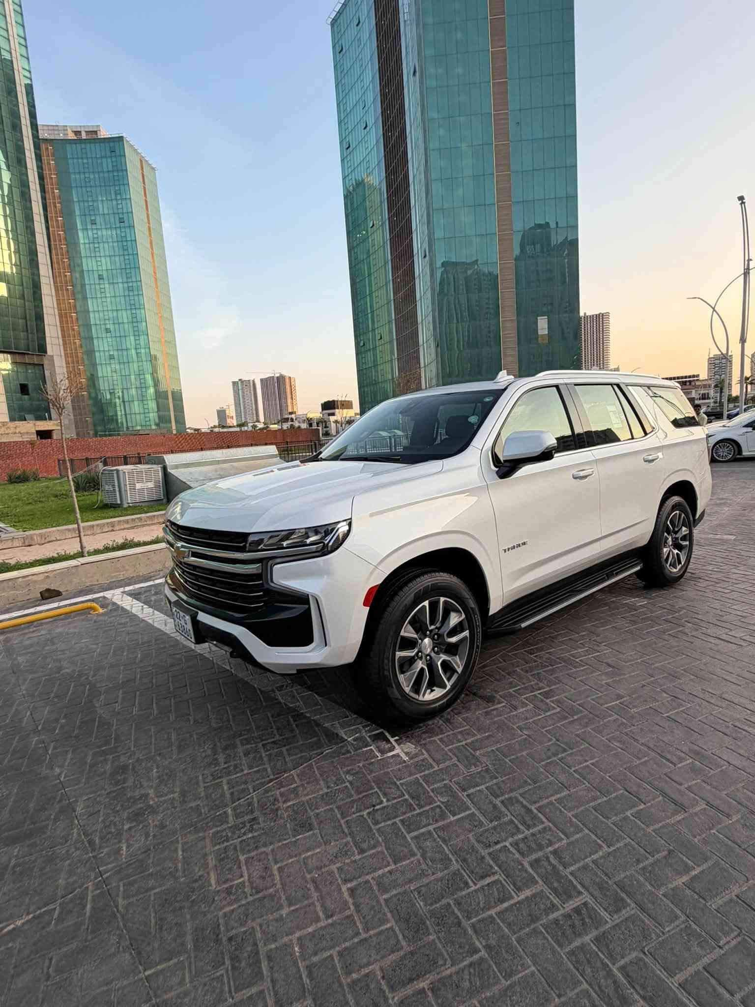 تاهو موديل 2021خلجي وكالة منصور  موصفات LT فول موصفان فتحه سقف بونراما باب كهرباء مكينه 5/300وموصفات معروفه رقم اربيل بسمي هزه فحص جديد توحويل نفس اليوم سيارة مكفوله مكان اربيل السعر 425$رقم الهاتف ***********
