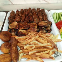 متوفر اكلات سريعه وصواني مشكل اسعار يم ام مقتدئ بلاش07750466784  نص مك...