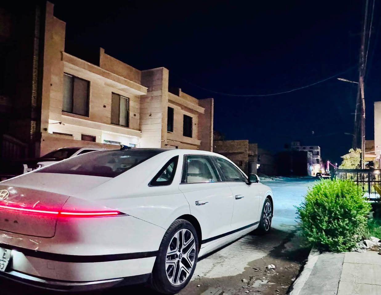 السلام عليكم للبيع فقط للبيع فقط هيونداي ازيرا وكالة موديل 2024 بغداد فوووول مواصفات بانزين 6 سلندر مكفولة ومغلفة افلام حماية ماشية ٤ الاف كم يعني زيرو السعر جداً مناسب مقارنتاً بأخواتها ٢٩ الف يعني ٢٩٠ ورقة مكانها بغداد للتواصل الإتصال على 
***********
