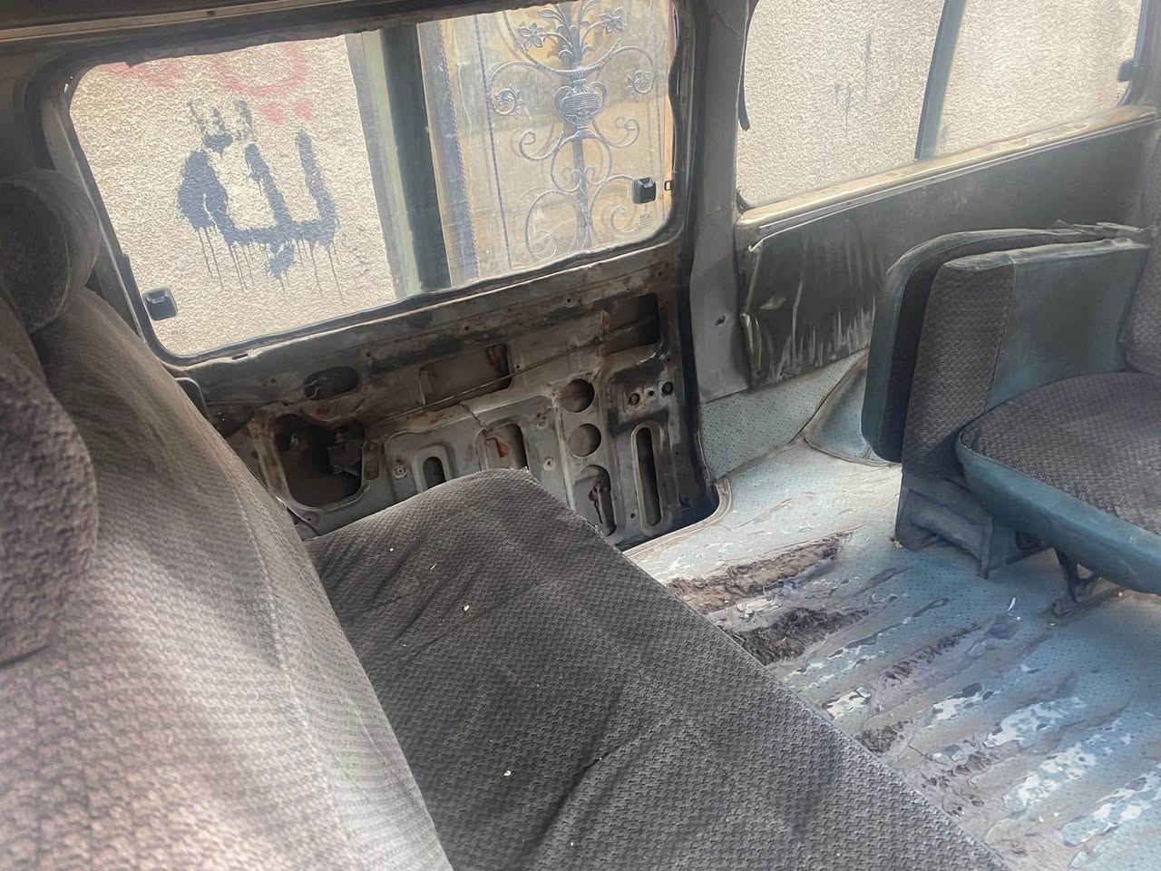 سيارت بستا موديل ٩٥ باسمي سياره سياره نضيفه خير من الله بيها شوي خياس مكاني الزعفرانيه بغداد رقمي *********** او مرواس سياره صغيره
