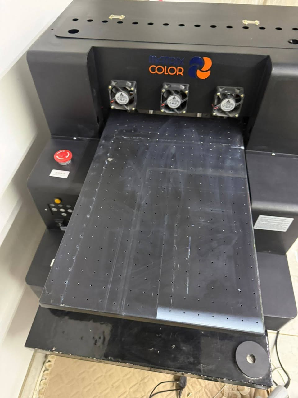 🖨️ طابعة UV Matrix color للبيع 

📐 مساحة الطباعة: 33 × 50 سم
🎨 حبر UV
🪵 تطبع على عدة خامات مثل الأكريليك وPVC والخشب والزجاج تطبع على كلشي 

📦 طابعة Flatbed بطاولة مسطحة

استخدام منزلي قلييييل جداً  بعدها جديدة  

***********
