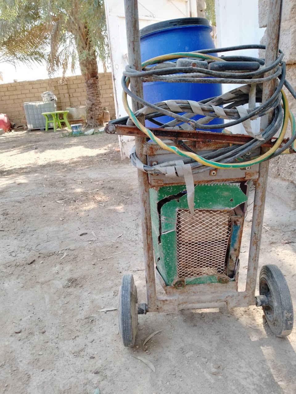 مكينه لحيم بلغاريه شغاله وتلحم درجاتها كلهن شغاله السعر 125 وبيها مجال قليل مكاني كربلاء ***********
