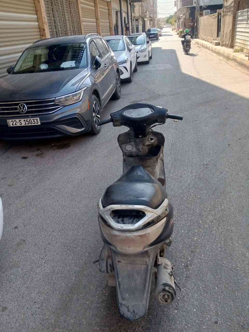 سلام عليكم كايمكو للبيع دراجة طافية ماعرف شبيهة وهية نوزل مو كابريتر ماعرف شبيهة نطفت عندي ابيع كوم حديد اخوان مراوس هم يرهم بدراجة شحن بانزين شعندك نزل بل تعليق اخوان مكاني رمادي اتمميم وهاذة رقمي *********** اسعر 200 بيهة مجال قليل

