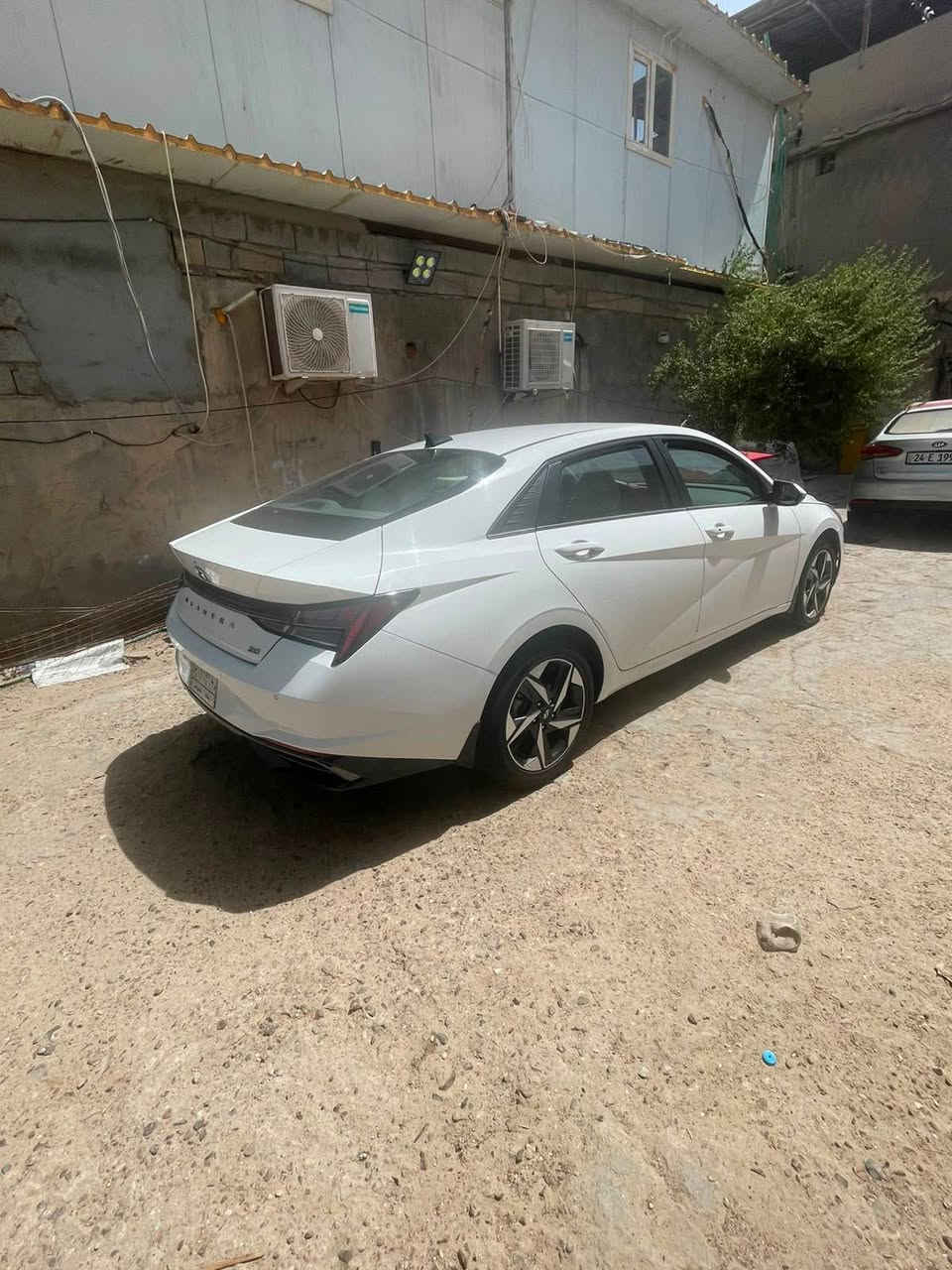 للبيع فقط مكلف بالنشر لحد يراسلني رجاءً
النترا ٢٠٢٢ خليجي 
رقم بغداد اقصاد (راعيه مايسدد ابيع واقع حال)بدون راعي 
سيارة فول مواصفات 
مكينة ٢٠٠٠ 
فتحة 
بصمة تشغيل
لد امامي خلفي 
اشارة ترحيب 
مرايات شفط 
سيارة جاهزة مكينة كير تبريد سعر اتصل على رقم مو الي سيارة *********** البصرة, العراق
