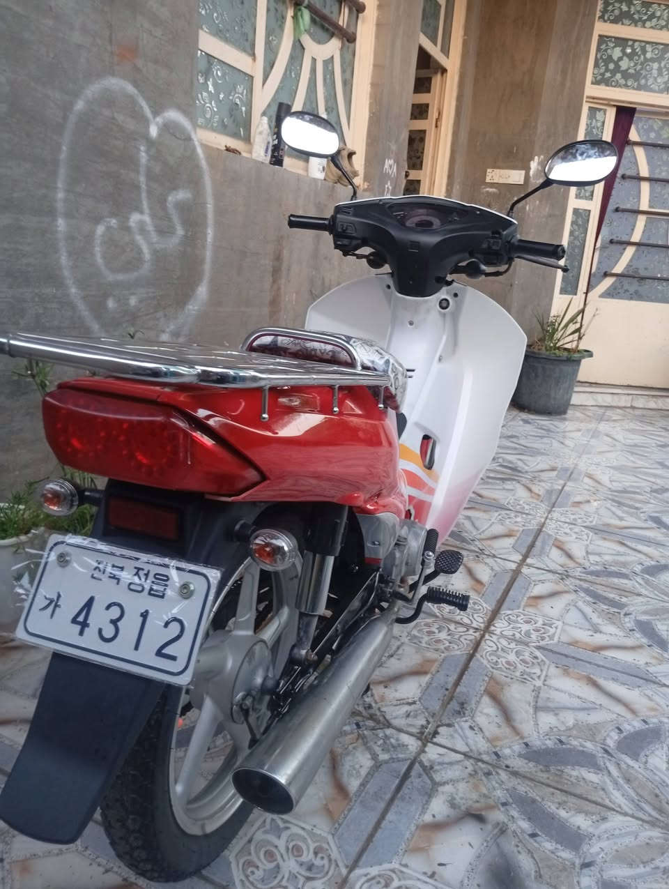 السلام عليكم لبيع سرفيز 
كامل مكمل 
ب٧٥٠
مكينه خير من الله 
مكان بلد
***********
