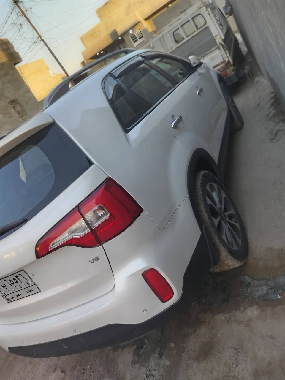 السلام عليكم سورتنو. 2015  خليجي اعلئ موصفات.. فول موصفات بسمي.  السعر ١٨٠ قفل.*********** ملاحضه. باب خلفي مبدل. نفس الون. بلاد.

