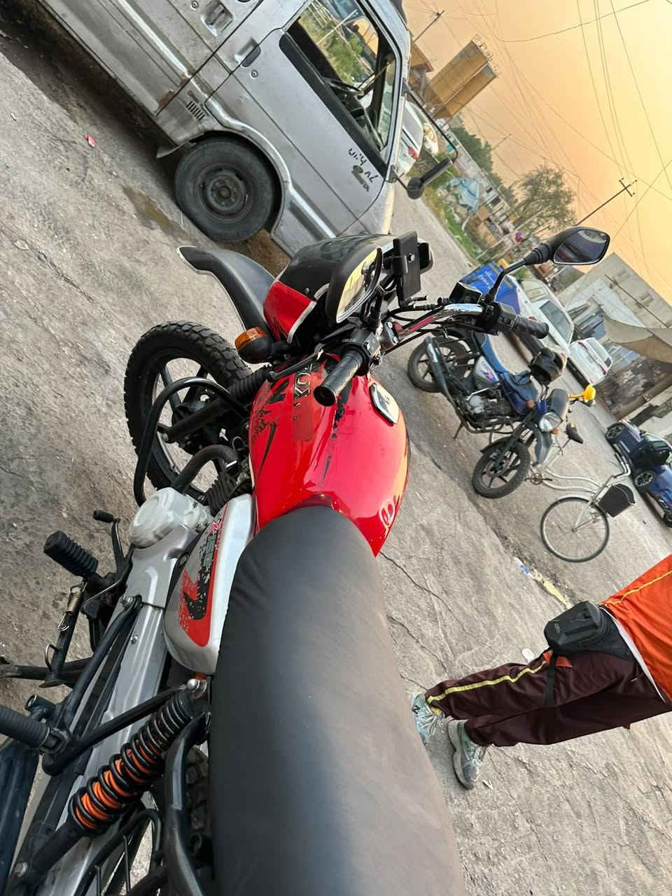 السلام عليكم بوكسر جبلي موديل 23 رقم بغداد تحويل ثاني يوم كفاله عامه مكينه مامحطوط عليها سبانه كفاله عامه بدون نواقص السعر مليونين و250 بيها مجال للطيبين مكاني بغداد السيديه ***********
