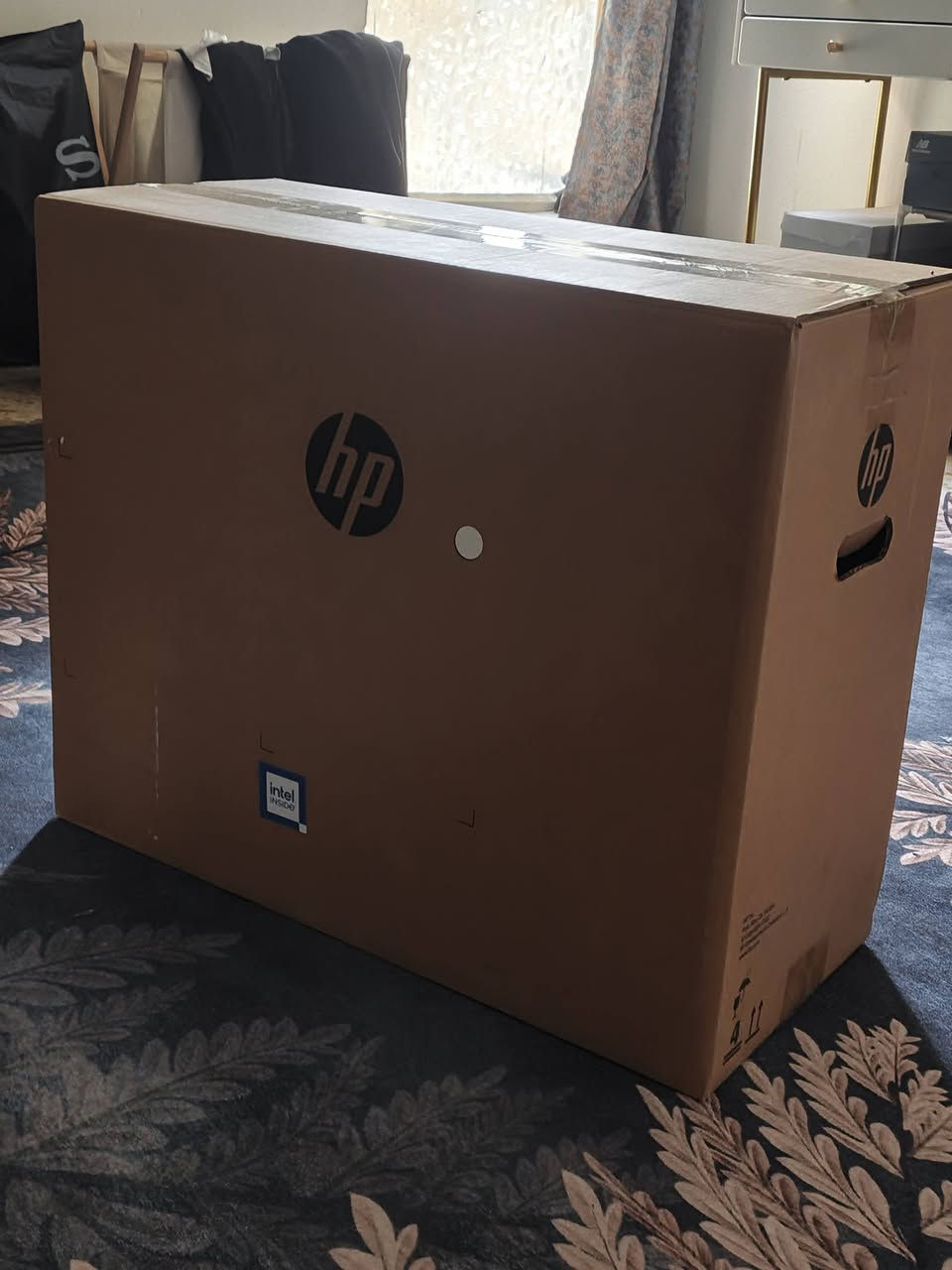 السلام عليكم غير مستخدم 
HP All-in-One 24-cb1025nh
Intel Core i5-1235U th12
8GB DDR4-3200
512GB NVMe M.2 SSD
بغداد مدينة الصدر *********** السعر 900

نص مكتوب في الصور:
- HP All-in-One Desktop 24-cb1025nh (6V339EA) 24 inches, 12th Gen Intel Core i5, 8GB RAM, 512GB SSD, Windows 11 In stock SKU HP24-cb1025nh Be the first to review this product