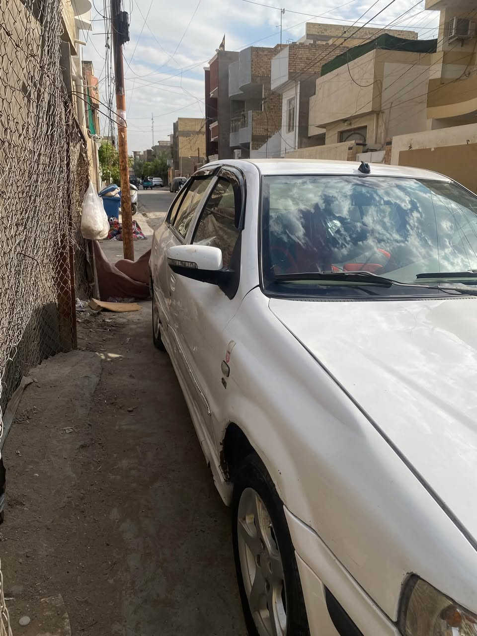 السلام عليكم سمند للبيع محور مكينه وكير كورلا  سياره كامله تبريد تدفئه كلشي كامل بيها رقمها ناصريه مشروع وطني بسمي السياره سعره ب37وبيها مجال مكاني بغداد الكريعات الاتصال عل رقم ***********
