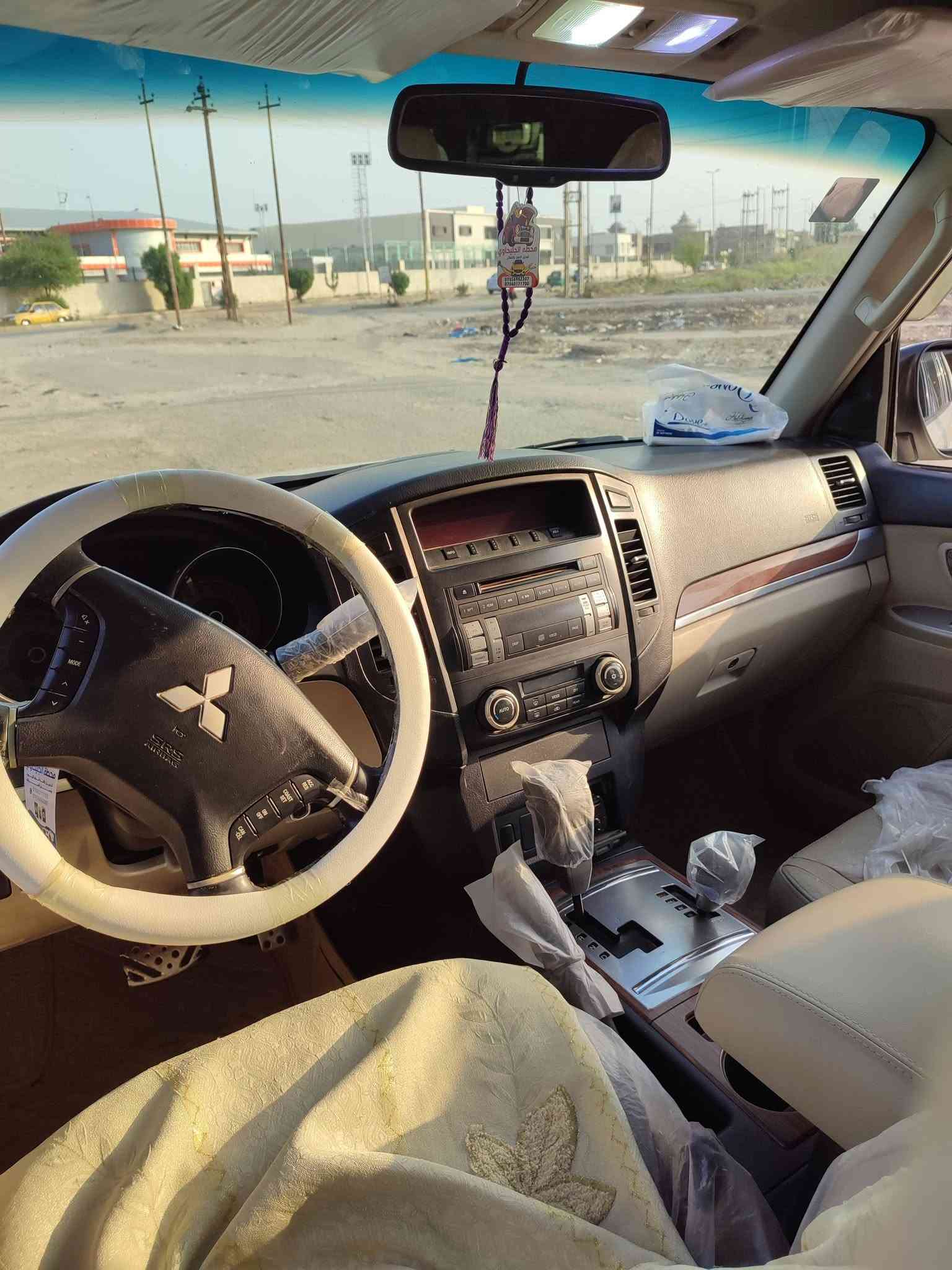 باجيرو ٢٠٠٩ كفاله عامه
السياره احلا من الصوره بل واقع 
محرك ٣٠٠٠
رقم بغداد نكليزي مداور ثاني يوم 
مواصفات 
بانوراما 
مري شفط 
كشنات جلد كهرباء جهتين 
مثبت سرعه 
تحكم ستيرن جهتين 
جامه السايق اوتو
٤ حساسات خلفيه 
وباقي المواصفات معروفه 
العنوان ديوانيه قضاء عفك 
السعر :124 بيها مجال للشراي 
***********
