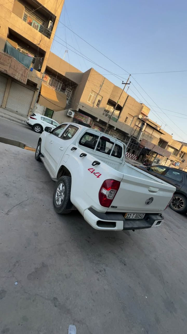 بيع  او مراوس سيارة (ام جي  T60)
السلام عليكم، سيارة للبيع بالمواصفات التالية:
 نوع السيارة: MG T60 (ام جي  T60) - فور ويل (دفع رباعي)
 نوع الكير عادي  (كير  عادي)
 الموديل: 2024
 الماشية: 12,000 كم فقط
 الحالة: سيارة جديدة جداً بحالة الوكالة
 الإضافات: شادلها داش كام + أرضيات كاملة
 الرقم: بغداد (سند ملكية وتسجيل بغداد)
السعر135  ورقه بيهة مجال  
بيع او مراوس 
 العنوان: بغداد - البلديات
للاستفسار والتواصل:
 📞 رقم الهاتف: *********** بغداد, العراق
