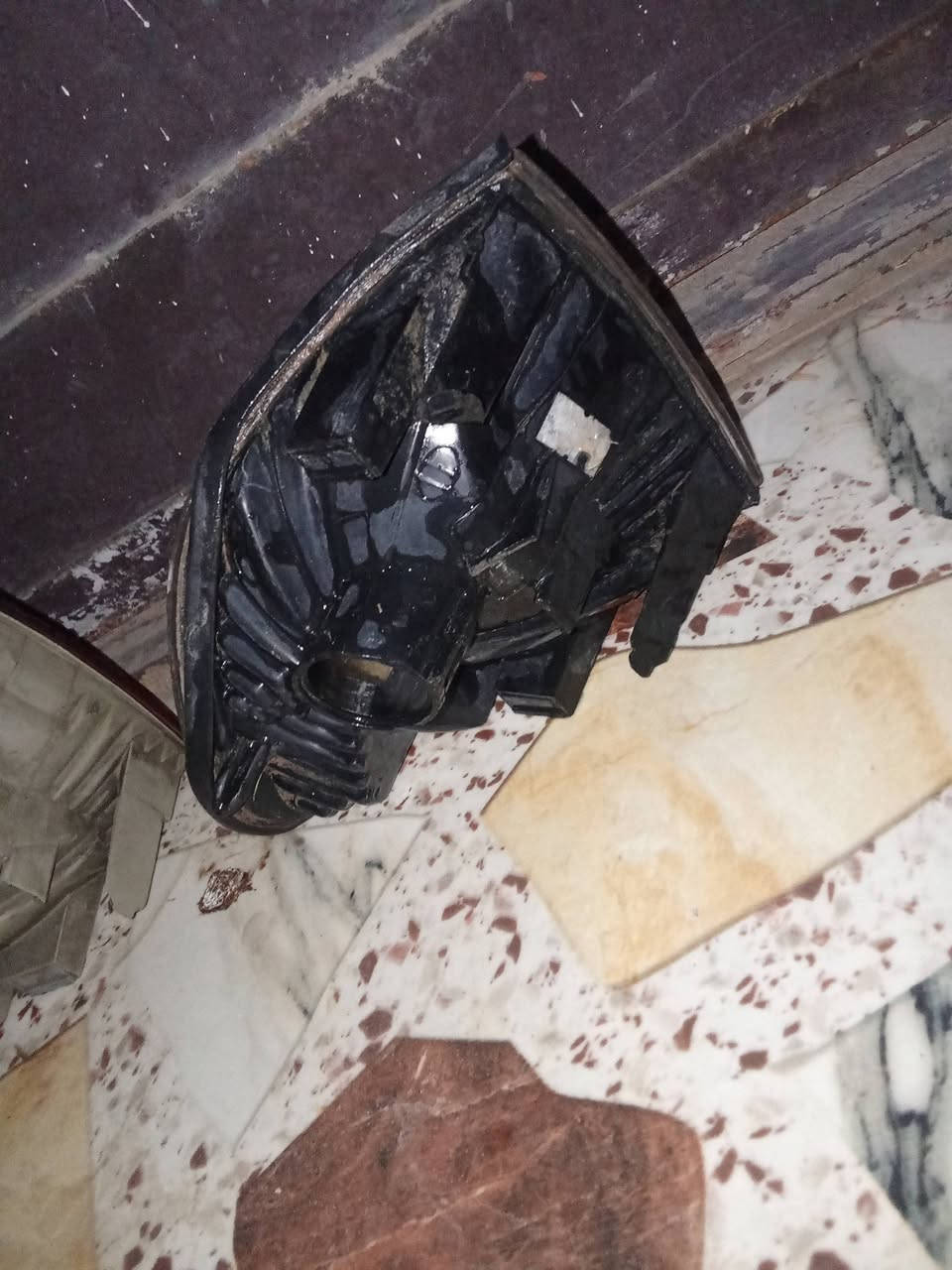 السلام عليكم عندي هاي القطع بيع شلعه قيم واخذ مكاني الفلوجه
*********** بي واتساب
