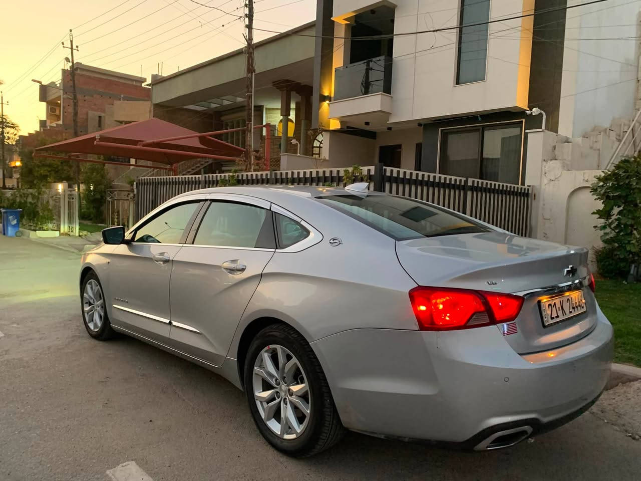 🔥 للبيع إمبالا الغزال 2018 – Premier 🔥

🚘 Chevrolet Impala 2018 Premier
⭐ فئة الـ Premier الفخمة
حادث جاملغ وبنيد 
💥 مكينة 6 سلندر
⚙️ كير أوتماتيك
🔑 تشغيل بصمة + دخول ذكي
📱 شاشة + Apple CarPlay
📲 شاحن لاسلكي للموبايل
📷 كاميرا خلفية + حساسات
🛋️ داخلية جلد فخمة
💺 كشنات كهرباء
🔥❄️ تبريد وتدفئة بالكشنات
❄️ قطعتين تبريد
🎛️ دركسون مالتي + مثبت سرعة
❄️ تكييف إلكتروني
🎵 نظام صوت ممتاز Boss
💡 إضاءة LED
🛞 جنوط
🛡️ ABS + أنظمة أمان وثبات

✨ Premier يعني فخامة، راحة ومواصفات عالية — والـ6 سلندر معروف بقوته ونعومة مشيه.

✅ الفحص مفتوح بأي مكان
📍 بغداد
💰 السعر: [123]

📞 ***********
