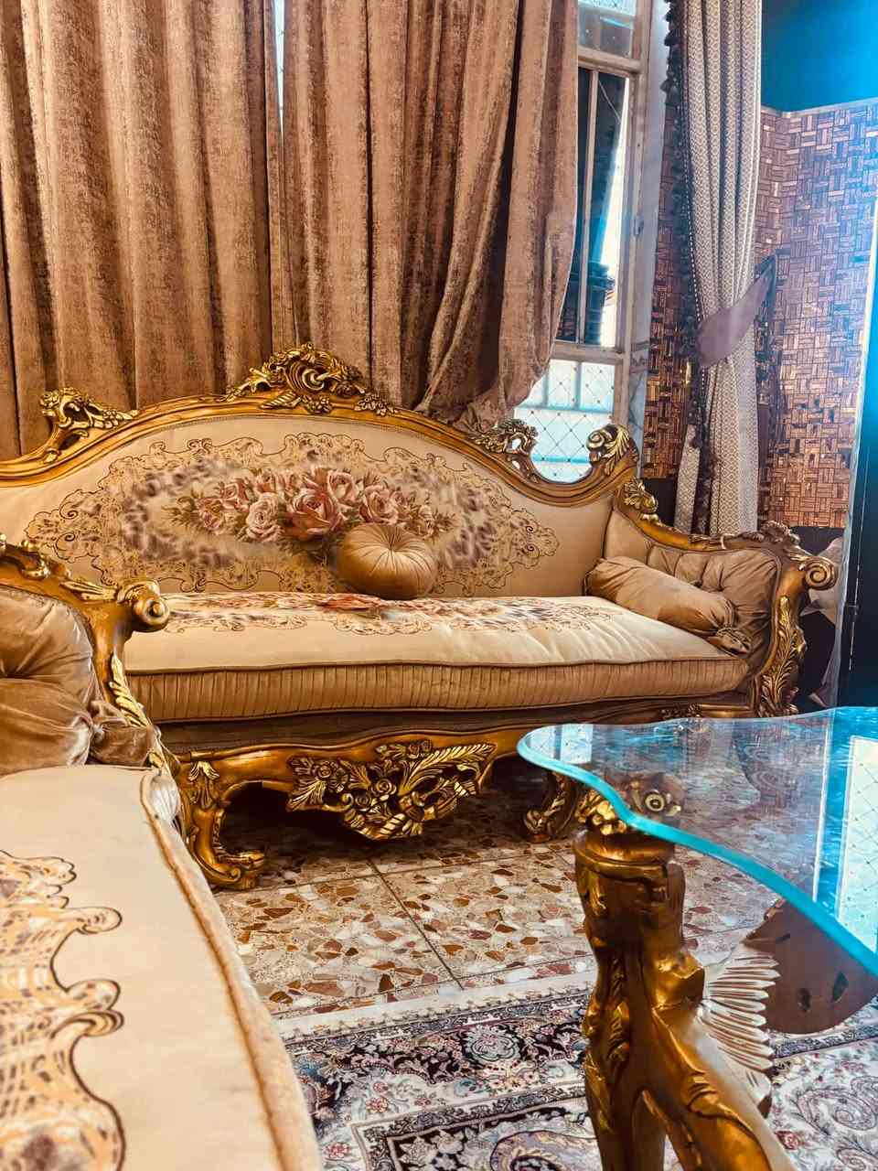 تخم زان مصري ١٠ مقاعد مع طبلة وسطية بيع  مستعجل ٨٥٠ الف ***********
