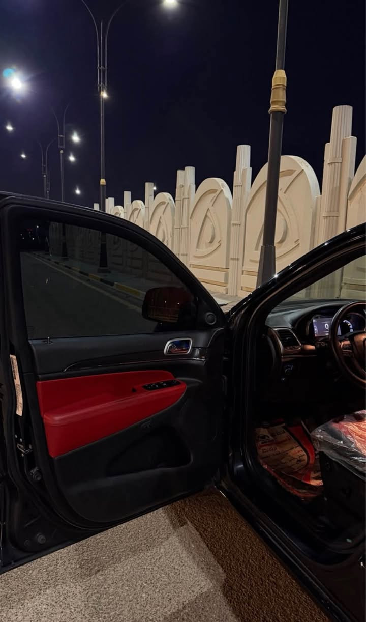 جيب جراند شيروكي 
2018 مرمزة 2022 
رقم بصرة 
لمتد فول مواصفات 
صبغ حزام بدون دواخل 
السعر 150 وبيها مجال 
للاستفسار *********** البصرة, العراق

