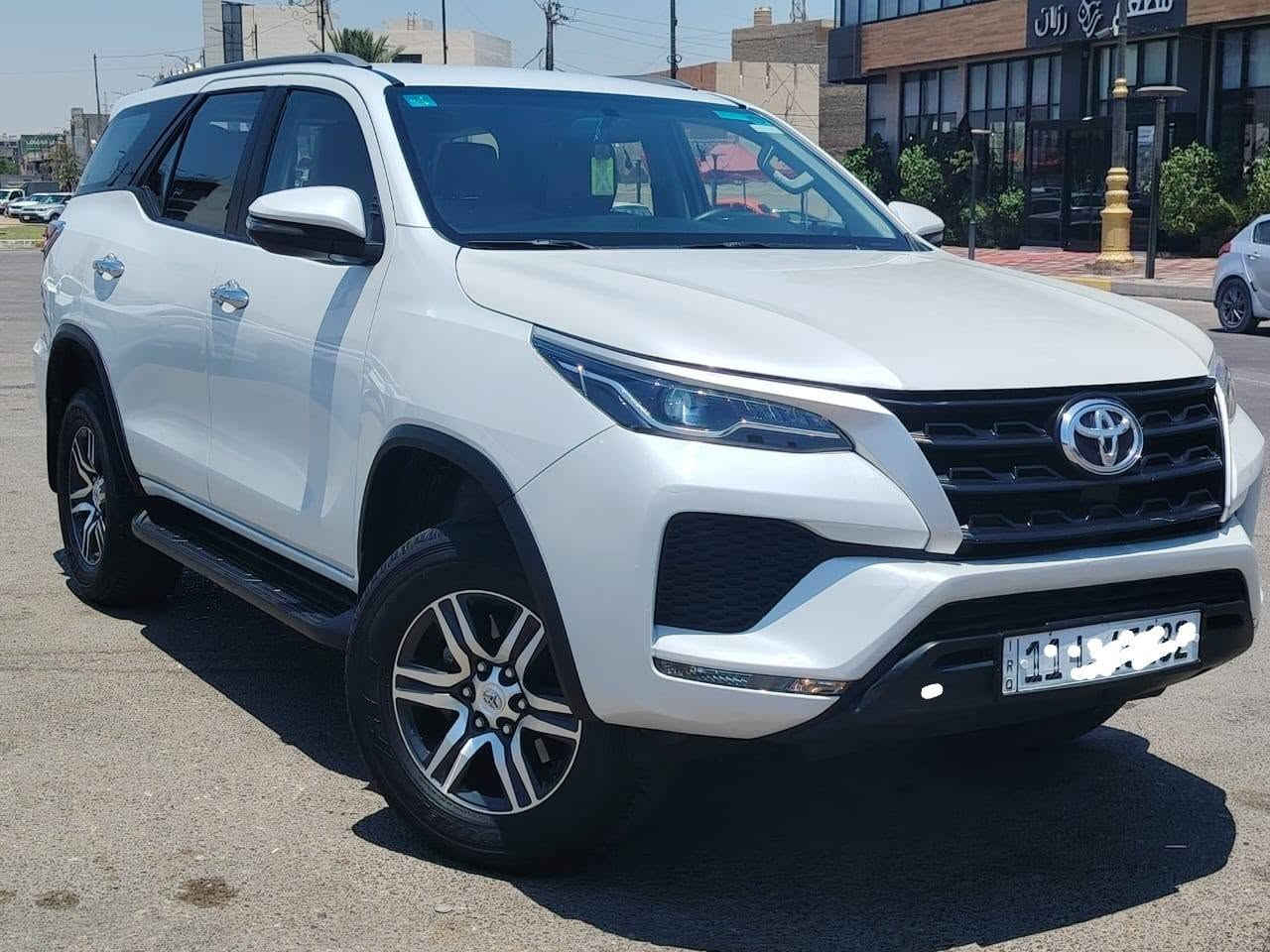 فورجنر 2024 للبيع 
سيارة جديدة جدا على وضع الشركة محرك 2700 اربعه سلندر مواصفات معروفه شاشة اصليه لمس ابل كار بلي بلوتوث مري شفط حساس امامي خلفي سبعة راكب فول تحكم ستيرن  مكفولة من الصبغ والمعجون شرط السونار والفحص سيارة امبدل بيه البنيد اصلي وكاله نفس اللون 
السعر 3 شدات قابل للتفاوض جداااا 
***********
***********
