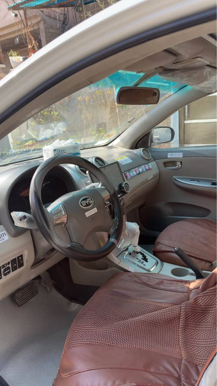 🚗 للبيع سيارة [byd 2016 g3]

• السيارة نظيفة ومستخدمة استخدام شخصي  

• بيها 5 قطع صبغ بابين وجاملغ وبنيد مبدل 

• التبريد ممتاز 

• الفحص والاتفاق أمام المشتري  

• السعر: [55 ورقة] وقابل للتفاوض بالمعقول

السيارة باسمي وتحويل ثاني يوم

📍 الموقع: [بغداد الامين الثانية]  

📞 للتواصل: [***********] بغداد, العراق
