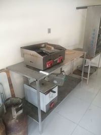 لبيع ميز حديد عدد 2ومال بركر وفنكر 07732233039