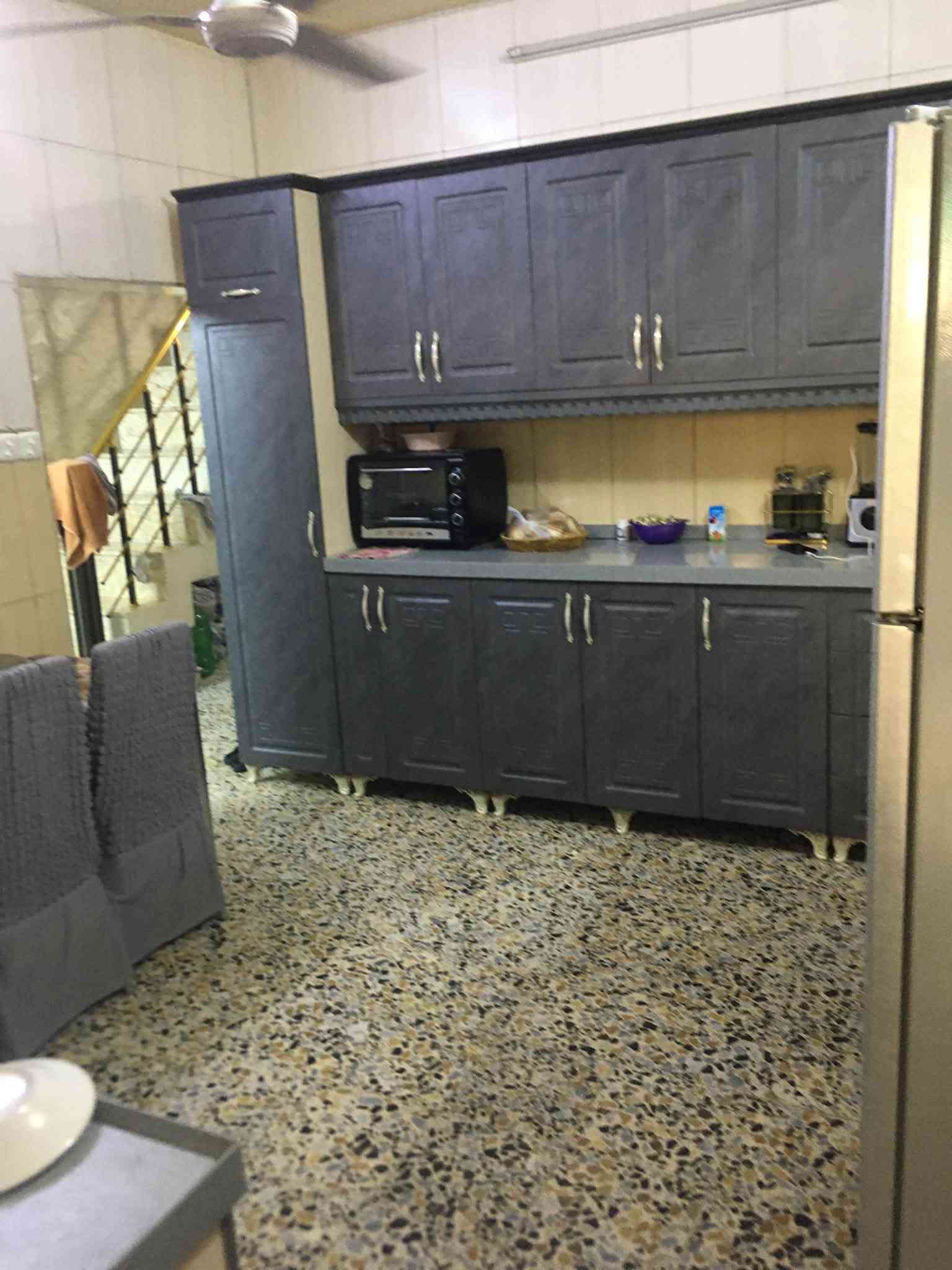 بيت للبيع طابو ملك صرف سند مستقل في حي اسيا مساحة ١٥٠ متر يحتوي على ٤ غرف نوم استفسار اتصل على هذا الرقم ***********
