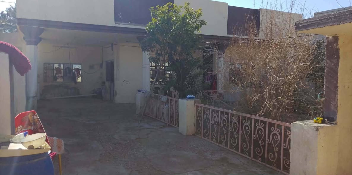 بيت لبيع
مساحا. 300 طابو صرف
بي غرفتين نوم واستقبال ومطبخ وصاله كبيره
مكان. قالبيا سييف سعد قرب شارع ٣٠
سعر 48 وبي مجال لطيبي
الرقم لستفسار***********
