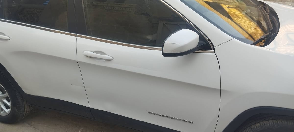 السلام عليكم
جيب بزون للبيع موديل 2016  رقم بغداد ألماني حادث بسيط مثل ماموضح بالصورة 

محرك 2400 

عنوان بغداد/ضباط البلديات 

السعر/ 120

التواصل على الرقم ***********
