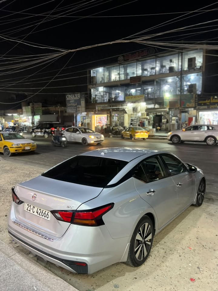 🚘🔥 للبيع نيسان ألتيما SV موديل 2022 | نظيفة ومرتبة

إذا تبحث عن سيارة عملية، مريحة واقتصادية وبنفس الوقت شكلها راقي، هاي فرصة تستاهل المشاهدة 👌🏻

✨ التفاصيل:
🔹 الموديل: Nissan Altima 2022
🔹 الفئة: SV
🔹 اللون: سلفر 🤍
🔹 المحرك: 2.5 تنفس طبيعي
🔹 الممشى: 42 ألف ميل
🔹 الحالة: مرتبة وجاهزة للاستخدام
🔹 الحادث: قطعتين، والتفاصيل واضحة بالفحص
🔹 الفحص متاح للجادين

السيارة مناسبة للاستخدام اليومي والسفر، مريحة بالقيادة وشكلها أنيق، ومواصفاتها تخليها خيار ممتاز لمن يريد ألتيما SV بسعر مناسب.

💵 السعر: 13,500$
💰 قابل للتفاوض بالمعقول للجاد فقط

📍 السيارة موجودة في [بغداد]

🔍 الفحص على المشتري وبأي مكان يختاره، والجاد يتفضل يعاين السيارة ويفحصها بنفسه.

📩 للتواصل والاستفسار مراسلة خاص
☎️ [ *********** ]

⚡ الرجاء التواصل من الجادين فقط، وشكراً للجميع.
