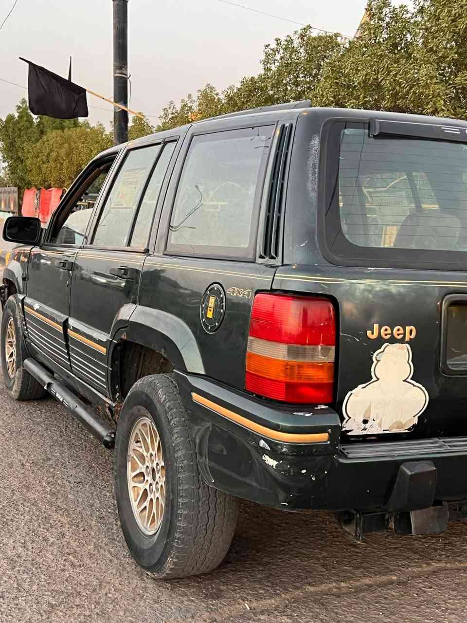 سلام عليكم..جيب شيروكي كراند 93للبيع.. رقم انكليزي بابل..هزه جديده..محركv8..بلاد السياره بيه نواقص 
...***********..اتصال
***********.واتس
