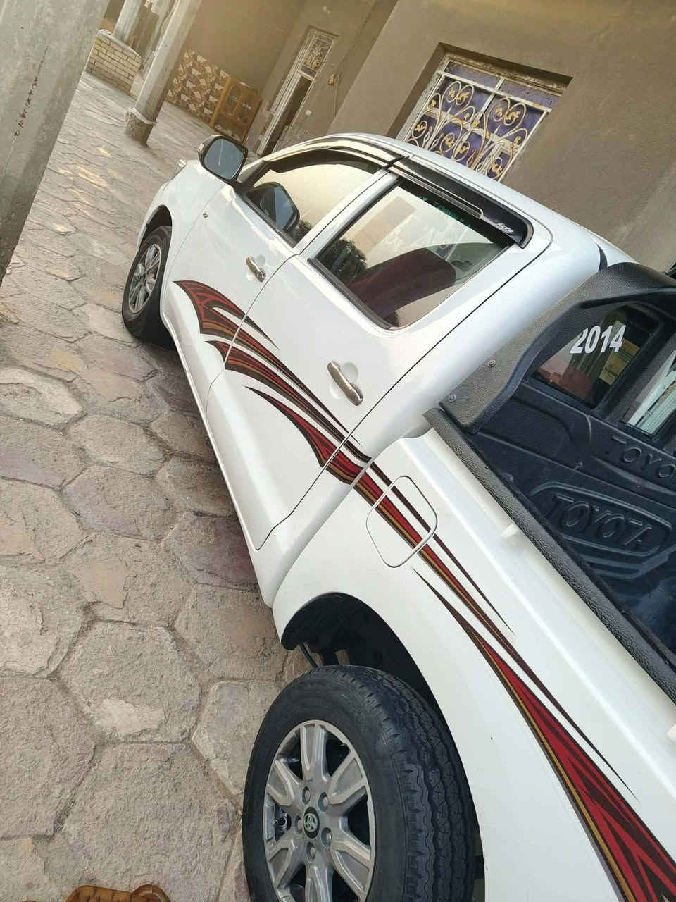 هايلوكس • ٢٠١٤ • رقم بغداد
