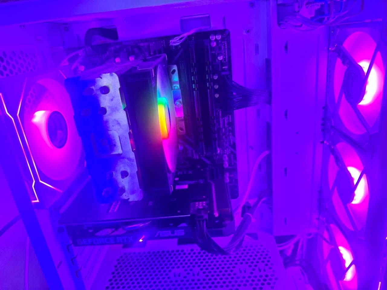 السلام عليكم
تجميعه pc مستخدمه للبيع
السعر 750٠ الف  وبيه مجال للطيبين  
مواصفاته:
هارد ssd477GB
المعالج AMD Ryzen 7 2700X Eight-Core Processor
كرت الشاشه RTX 3050
وندوز 11 برو 64bit
 رام 16GB
للأستفسار : ***********
