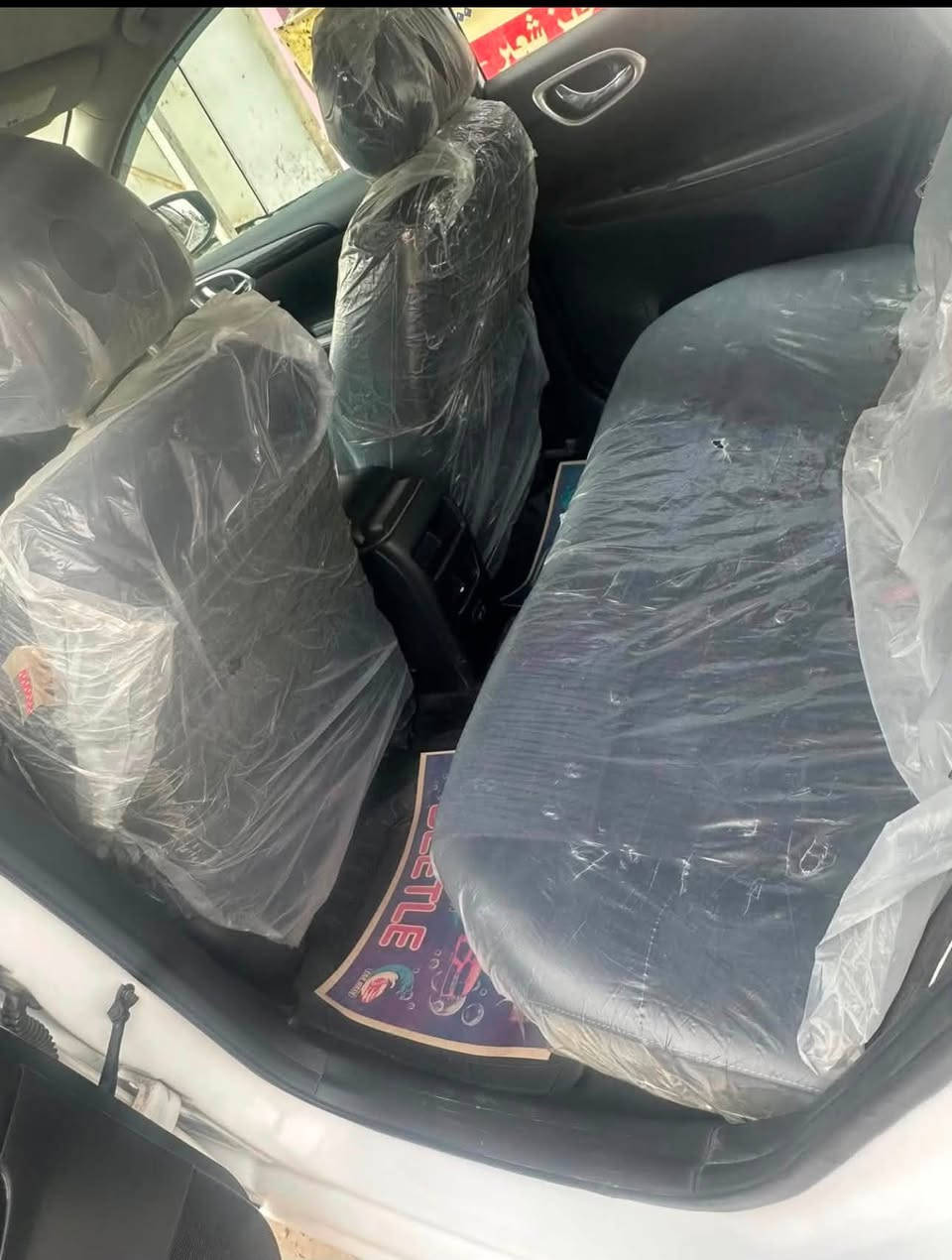 نيسان سنترا موديل 2019 رقم بغداد
باسمي
وارد امريكي بجم كبس حادث خلفي 
* محرك 1.8 لتر 4 سلندرDOCH كير محرك بشرط
✅رادار امامي
✅تحكمات ستيرن
✅شاشة 
✅مانع انزلاق
✅كروس مثبت سرعة
✅نظام ايكو
✅كامرة 
سيارة جاهزة السعر المطلوب 100وبيهة مجال 
مكان السياره الانبار الرمادي ***********
