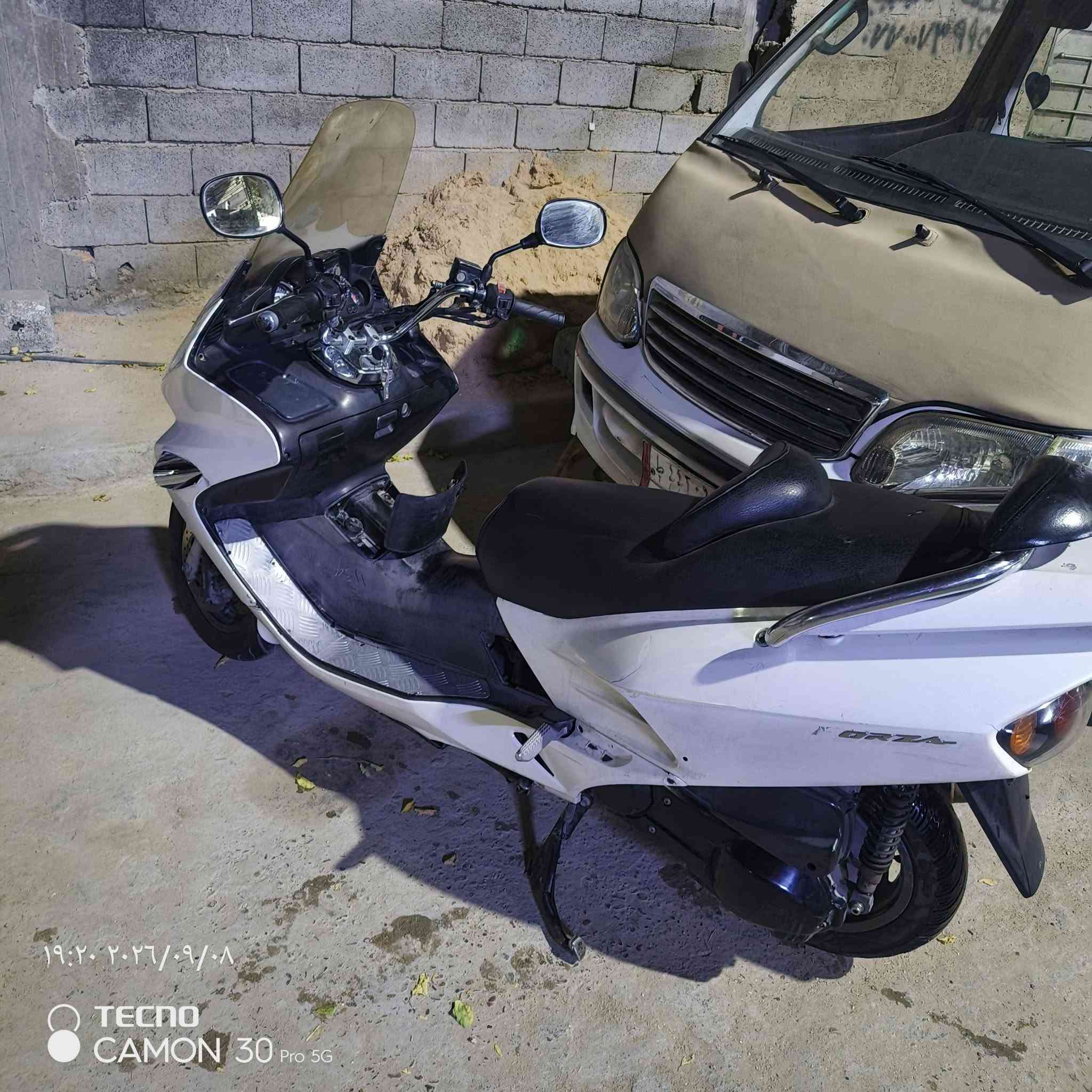 سلام عليكم  فورزه 06 دراجه مكفوله من مكينه كهربائيات من كلشي لا نضوح لا تبخير لا تئخير  اشاره دبل اشاره  لايت عالي ناصي رماش كله شغال  دراجه كامله مكمله من كلشي جيب فيتر وفحص  دراجه مال بيت معتني بيها دهن بانزين ومي  عنوان بغداد بلديات رقم *********** متواجد بكل وقت  سعر 650
