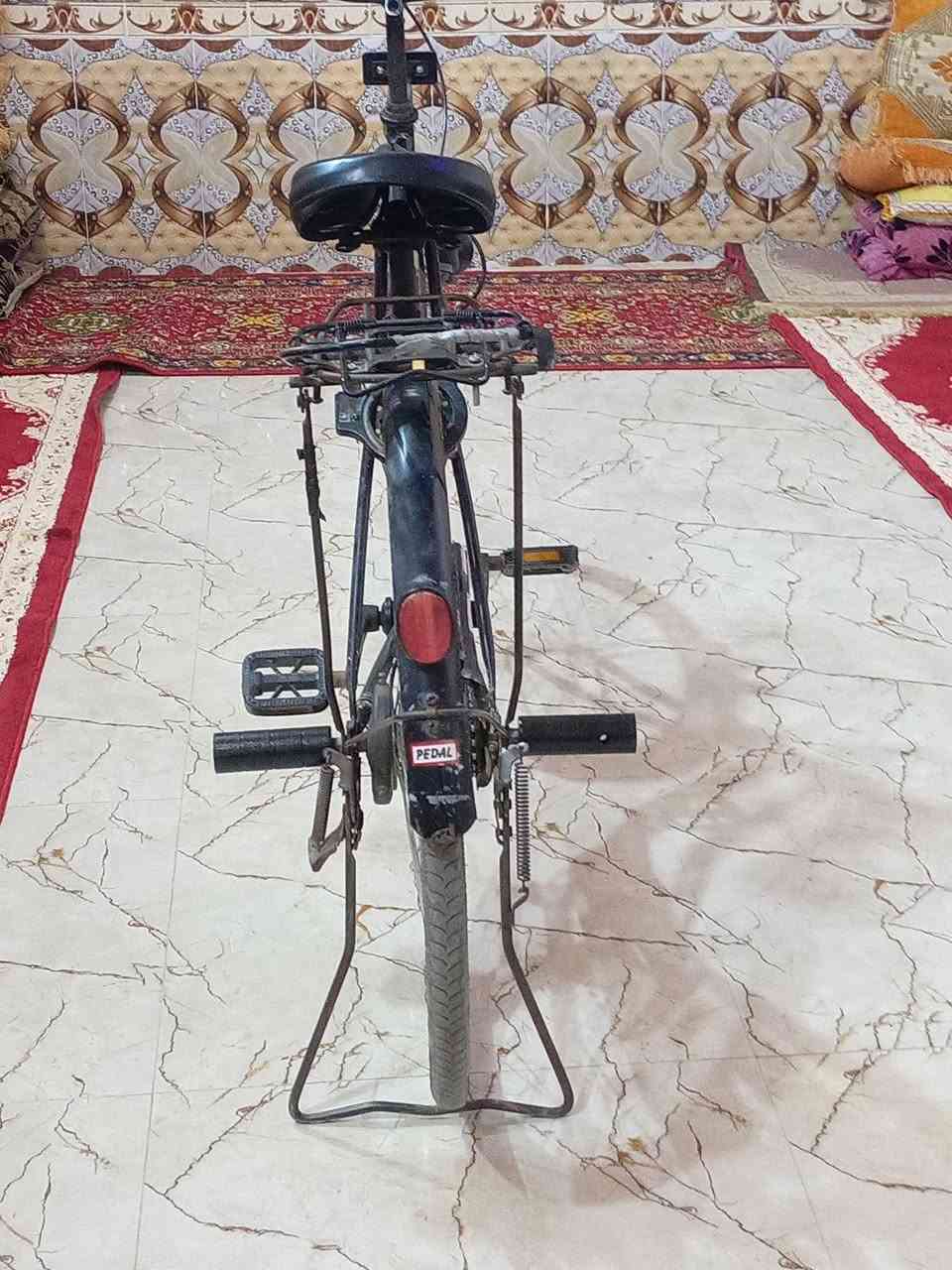 السلام عليكم باسكل للبيع جديد ونضيف حجم 26 مكاني شطره طريق شطره غراف قرب فرع ال جهل السعر 80 وبي مجال للاتصال بالرقم ***********
