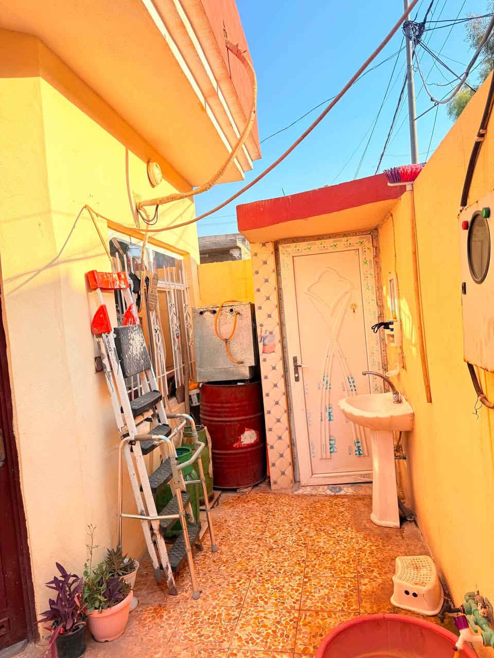 🏠 لدينا دار للبيع في الموصل جانب الايسر في حي سومر قرب مولدة العساف
مساحتة /١٥٠م
طابق واحد
بناء الدار /حديث

💰 السعر على الخاص أو مراجعة مكتبنا

📞 مكتب الكنز للعقارات
***********
***********
