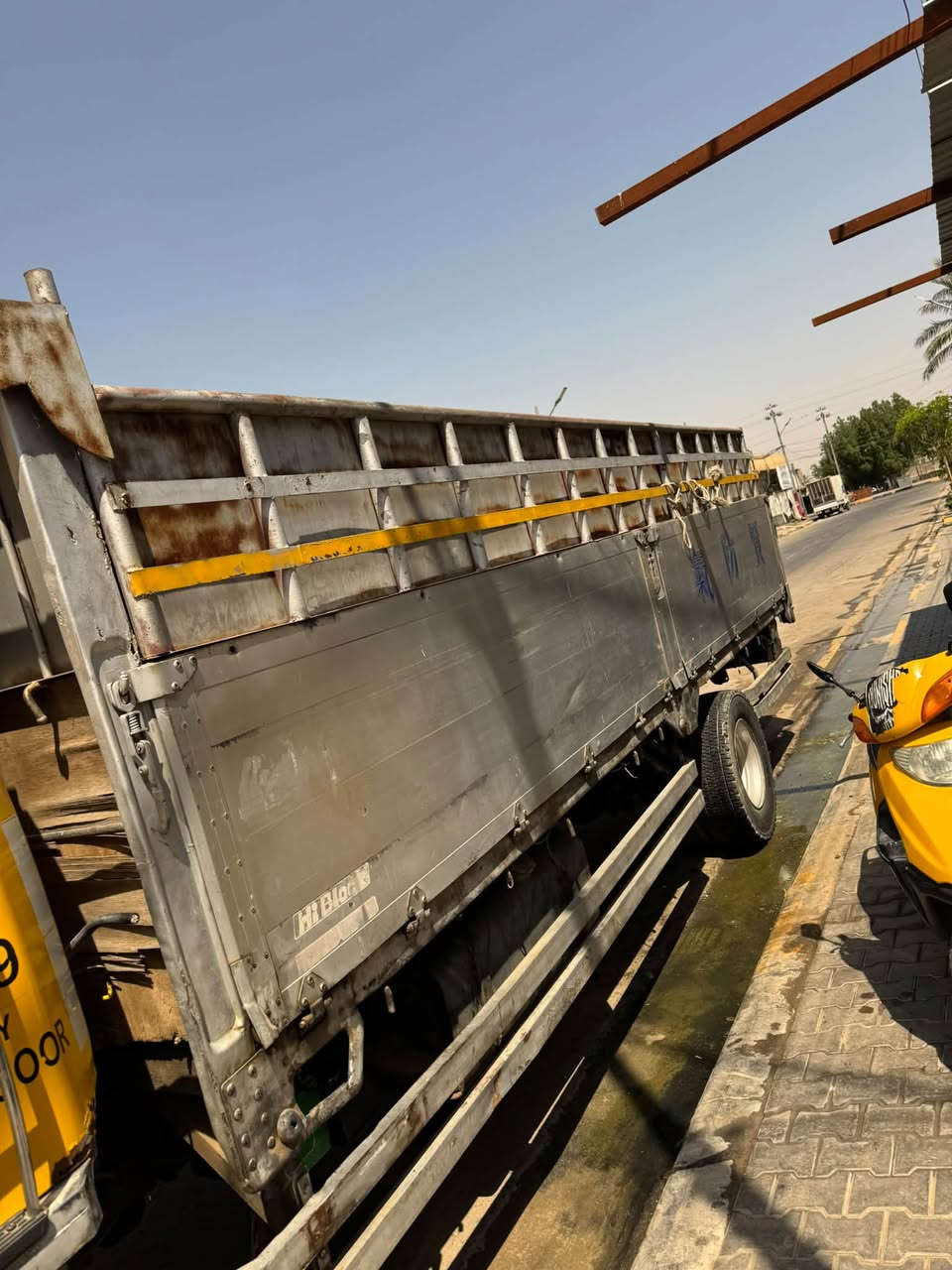 هينو انگر فحل 2001 معلاية 2006 مكينة 80 بدون سوبر 8 برغي سيارة وين متريد رووح بيهة حمل شكد متريد سنوية ل 2030 هينو بأسمنة للاستفسار الاتصال على الرقم *********** السعر 170 وبيهة مجال للشراي مكاني محافضة واسط الكوت

