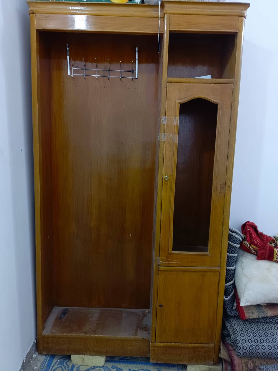 غرفه اخشاب للبيع المكان نجف للئستفسار ***********
