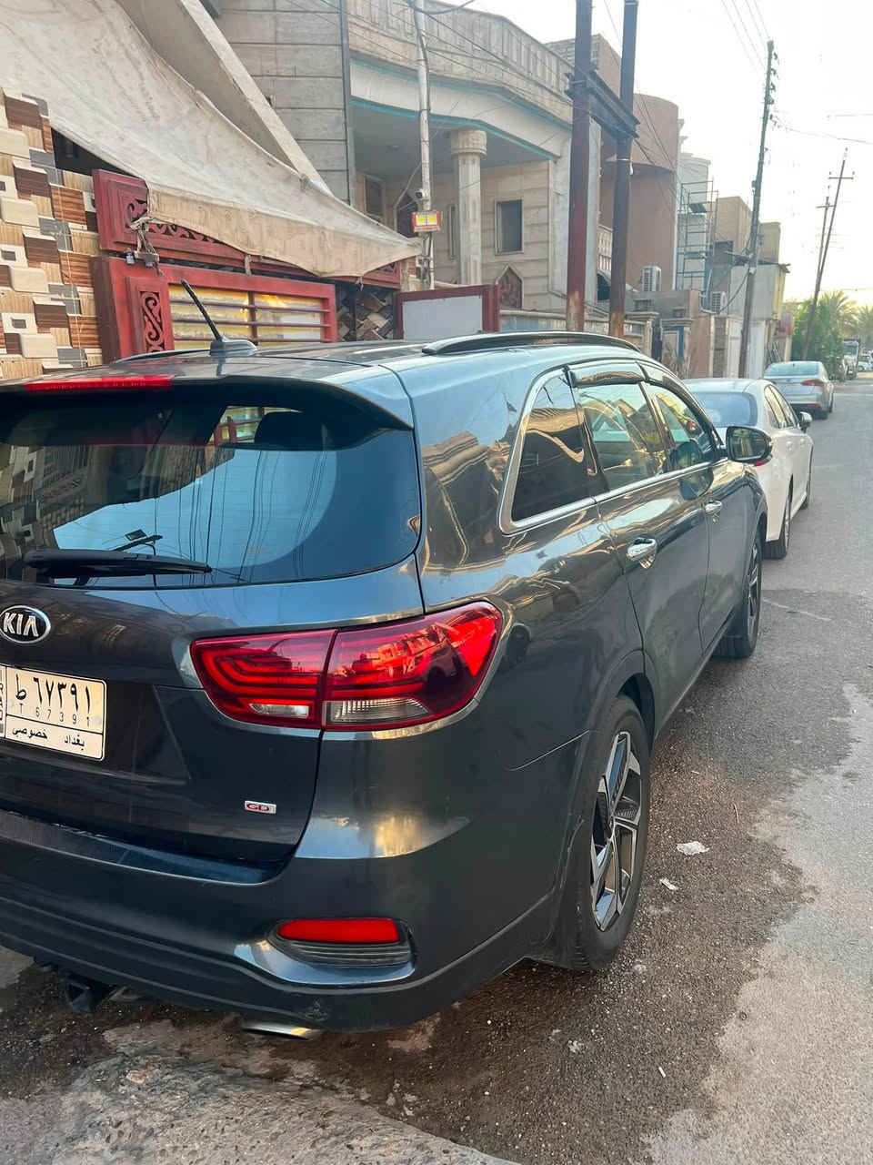 سورنتو وارد امريكي 20 محرك 4 جي دي حادث من امريكا جهة العبري بيها حالوب قبل سنتين جاهزه من كل شي  محرك والكير والتبري والصدر  135 وبيها مجال مكاني بغداد البلديات ت***********
