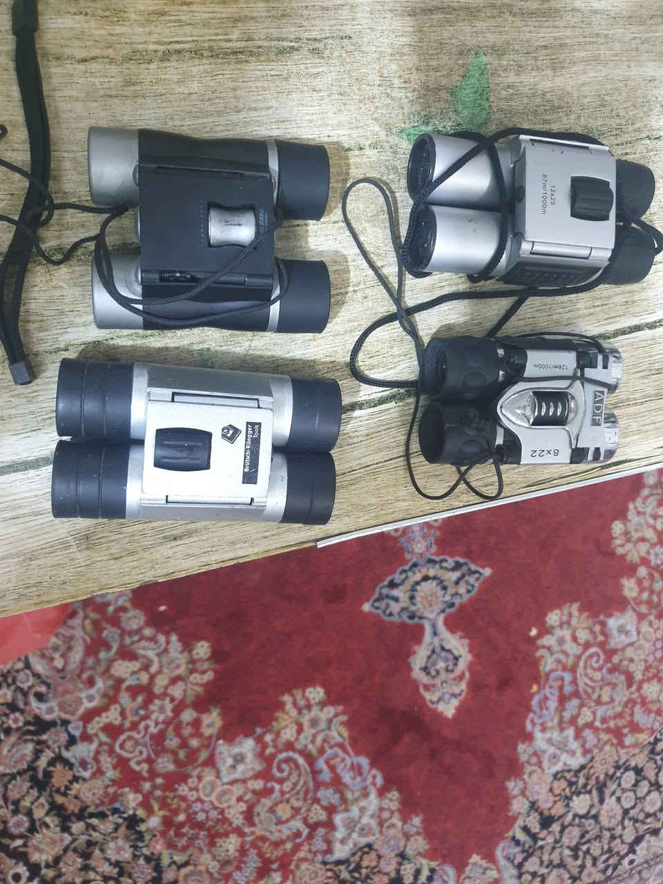 مجموعة كاميرات بدون بطاريات عدد 16
أكو يشتغلن اكو لا 
ابيع كوم حديد
نواضير عدد اربعة جديد شغالات نضيفات
المجموع الكلي مع النواضير عدد 20
كلهن شلع 300 الف
شراي يتصل او واتساب
هذا الرقم
 ***********
