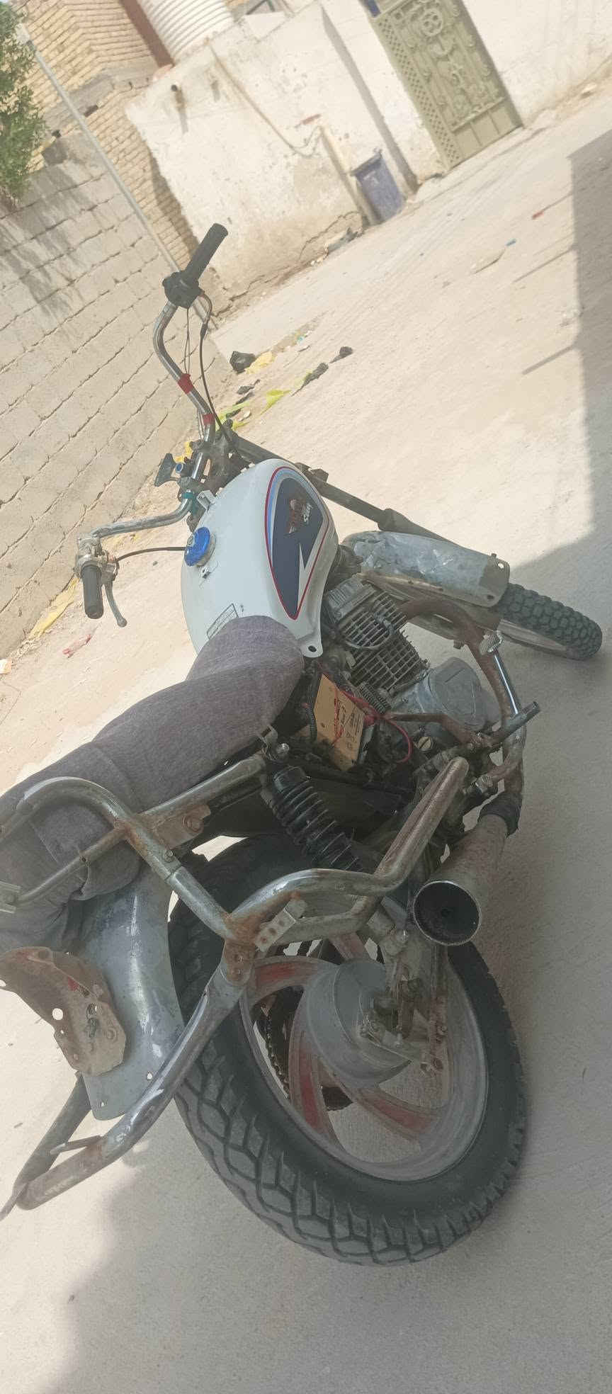 تايموته البيع دراجه مكينه مامفتوحه بس تبخر دبلات شغاله كهربياته شغاله تواير جدد شاصي جديد سعر 200وبيه مجال مكان ناصريه قضاء الفهود رقم الهاتف ‏‪***********‬‏ 
دراجه دوات مكفوله عشاير
