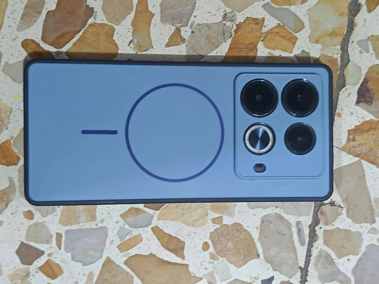 سلام عليكم موبايل  Infinix NOTE 40 للبيع موبايل كلش نضيف كلشي ما بي بس بل ضهر مفطور بس الضهر الشاشه حاط لزكه زلغ ما بيه موبايل كلش نضيف ذاكره 256 مكاني بغداد ام الكبر رقمي ***********
