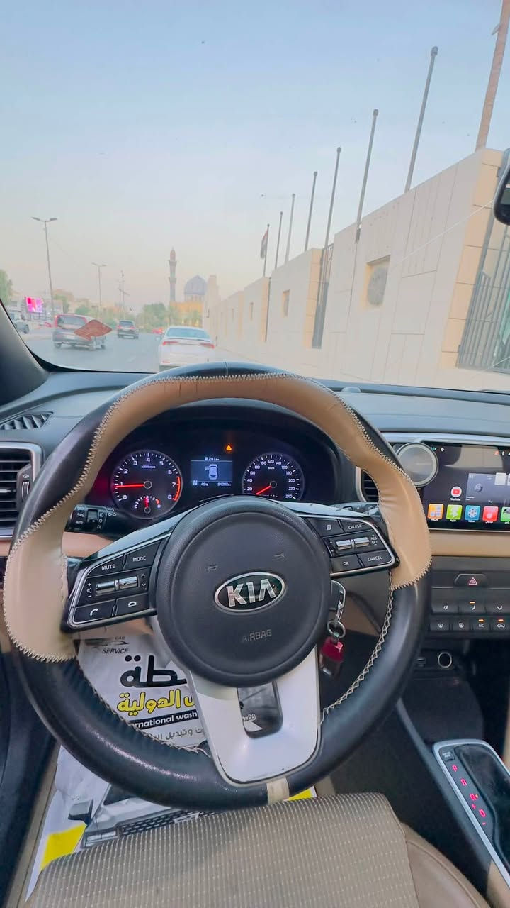 سبورتج 2020 خليجي 
سقف بانوراما مري شفط اشارات بالمري حساس امامي خلفي محرك 2000دوش 
السيارة بدون حادث وبدون صبغ 
ماشية 94الف سعرهة 190وبيهة مجال بسيط 
***********
مكاني شارع فلسطين
