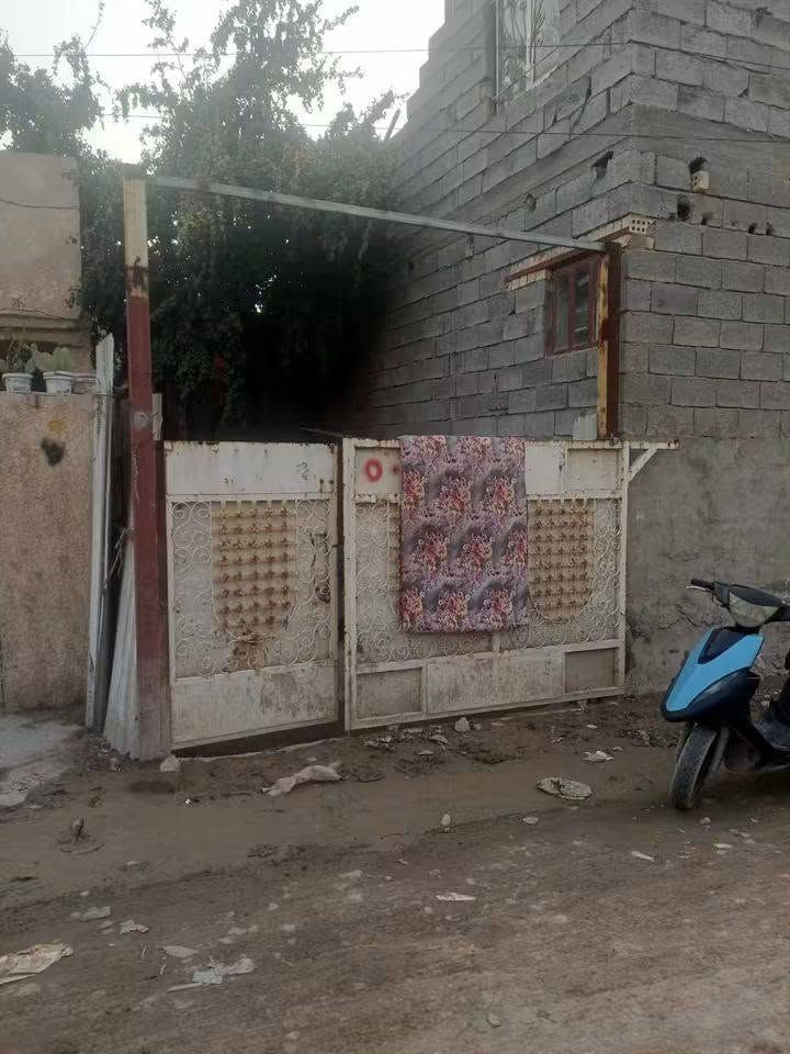 السلام عليكم بيت مساحته 270بل زعفرانيه شارعين سيد هاشم قرار 177 بيت كامل خدمات سعره 80وبي مجال ؟
ملاحظه البيت مشمول بل تطويب 
ستفسار تصل ***********# ***********
