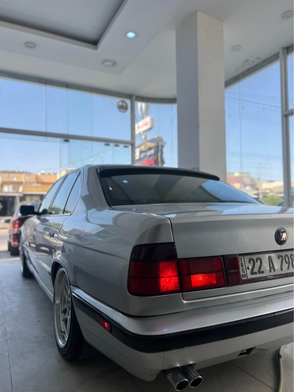 Bmw E34بو فروشتن 
گيرومه كينه و ته بريد به شه رت 
ته بريد له سلورى به شه رت 
520 فول فولى گيرعاديه
سلايد جام كاره با ئاوينه كاره با
ناو غورفه ى جلدى ره ساسيه 
ره قه م سه نه وى نويه تا2030
جوارتايه و ويلىM 18لوكى له ژيره 
شوين هه ولير *********** أربيل, العراق
