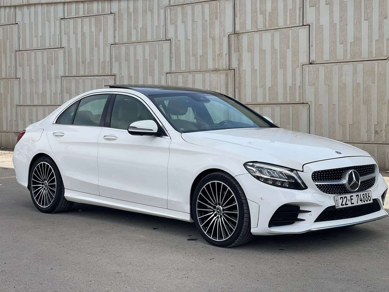 السلام عليكم
للبيع Mercedes C300 2021 
السيارة 4matic 2.0 T  
رقم اربيل باسمي تحويل مباشر 
بانوراما
شاشة كبيره 
عدادات دجتل (٣ اشكال متغير) 
لد داخلي 64 لون 
اوتو هولد
اوتو بارك 
شحن وايرلس
دبل ماوس
كشنات كهرباء
تدفئة كشنات
جنطه كهرباء
حساسات 360 درجة
كامرات 360 درجة
رادار امامي 
رادار خلفي
نقطه عمياء 
بصمه ابواب 
بصمة تشغيل
ماشيه 50  الف مايل
داخل جلد ( بيج ) اصل
لايتات زينون 
وبعد بيها هواي مواصفات معروفة 
فول الفول
السعر 275 مجالها بسيط 

مكاني اربيل

***********

