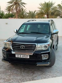 للبيع فقط لاندكروز 2011 G.X.R بريم   حجم المحرك :4000cc V6 فتحة سقف بص...