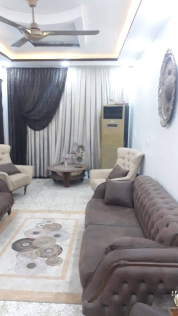 بيت للبيع 125 متر 3 غرف نوم وغرفة غسيل وصالة ومطبخ وخدمات وهول حولي وكراج كبير مع حديقة كبيرة العنوان حي الاعلام شارع عمارات الكويتي للأستفسار الاتصال على الرقم ***********  مكتب الحبيب للعقار
