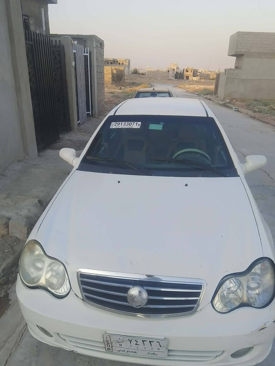 سيكي موديل ٢٠١٣
*********** السعر ٤٠ورقه بيها مجال
سياره جاهزه كير مكينه شرط 
تبريد شغال 
سياره بدون صبغ بيها طخه باب الوره فقط 
رقم بغداد شرعي بل موصل شرط تحويل وكاله 
سنويه جديده مشروع وطني
