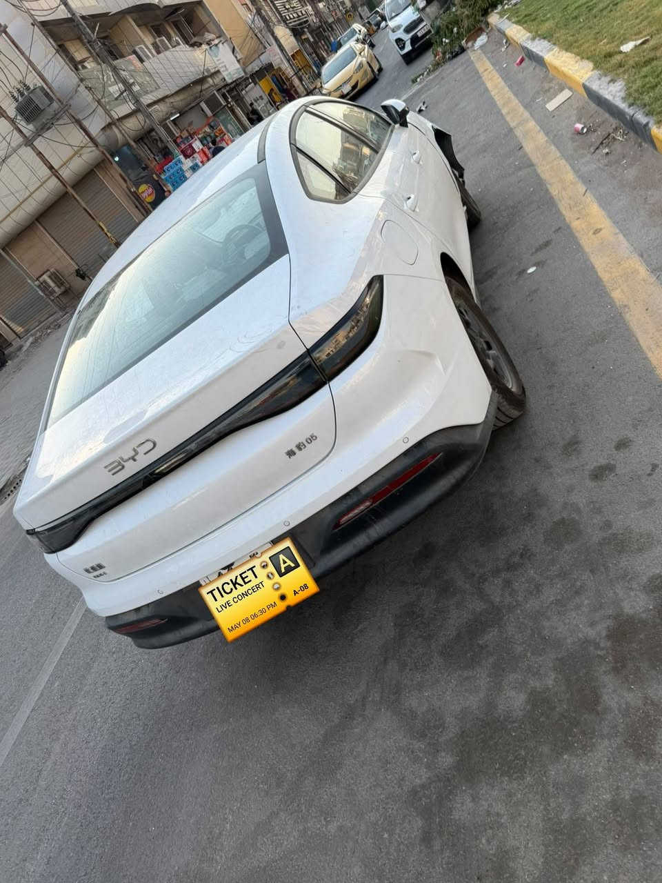 سيل 5بيه حادث بلبجم ماشيه ٧٠٠٠ صفحه اليمنه الضرر ايرباكات طاكه وجاملغ اليسره يصير باردشغاله وتمشي بس راديتر مزروف  مكانه البلديات تقاطع الامن ***********
