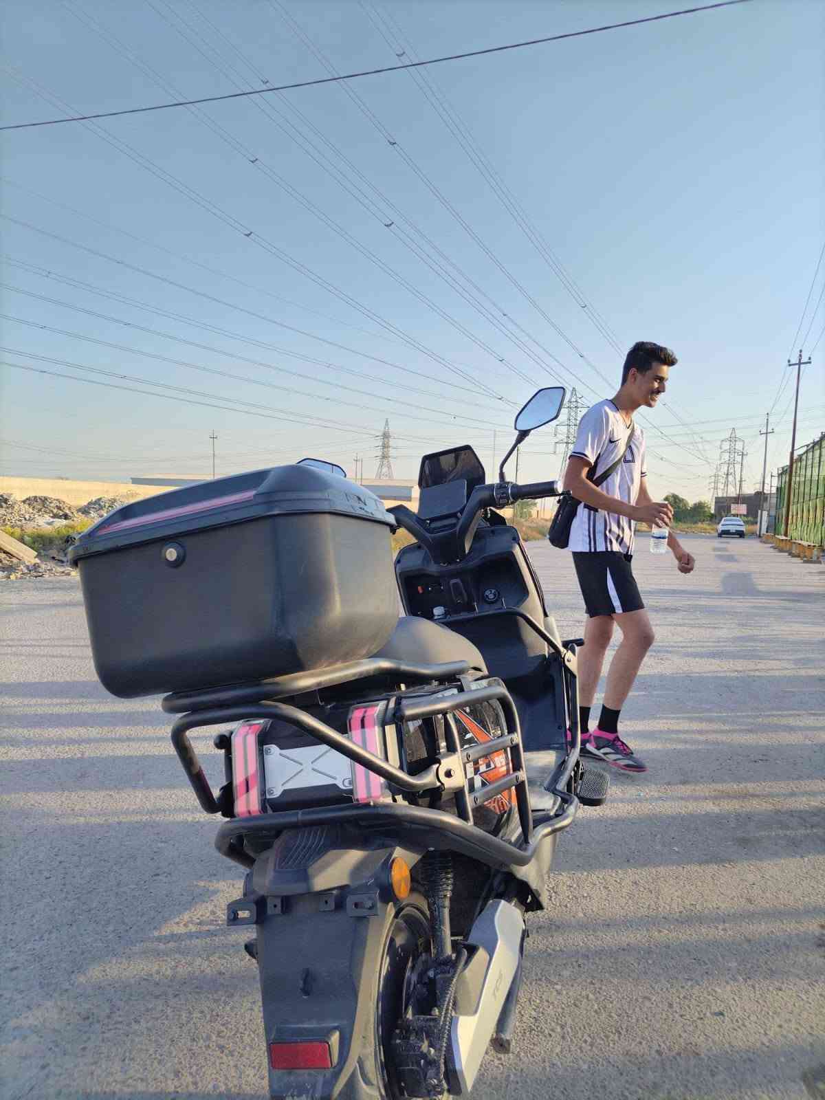 للبيع دراجة صاعقة من مؤيد طيارة كهربائية شحن ٦ بطاريات 45A طقم بطاريات قوي جداً أخت الجديدة.
المواصفات:

​منظومة إضاءة LED حديثة مع لايتات زنون وحجم ضخم.

​دعاميات وحماية كاملة (سلايدرات) للبدن.

​يحتوي على صندوق خلفي (جنطة) للتخزين.

​تايرات ونظافة العامة ممتازة جداً ومحافَظ عليها.

​شاشة إلكترونية، بصمة/NFC، وشاحنة وكافة ملحقاتها شغالة.

​السعر: 900 ألف دينار (وبيها مجال بسيط للشراي الجاد).

​المكان: المدائن

​للتواصل:*********** ]

للبيع دراجة صاعقة من مؤيد طيارة كهربائية شحن ٦ بطاريات 45A طقم بطاريات قوي جداً أخت الجديدة.
