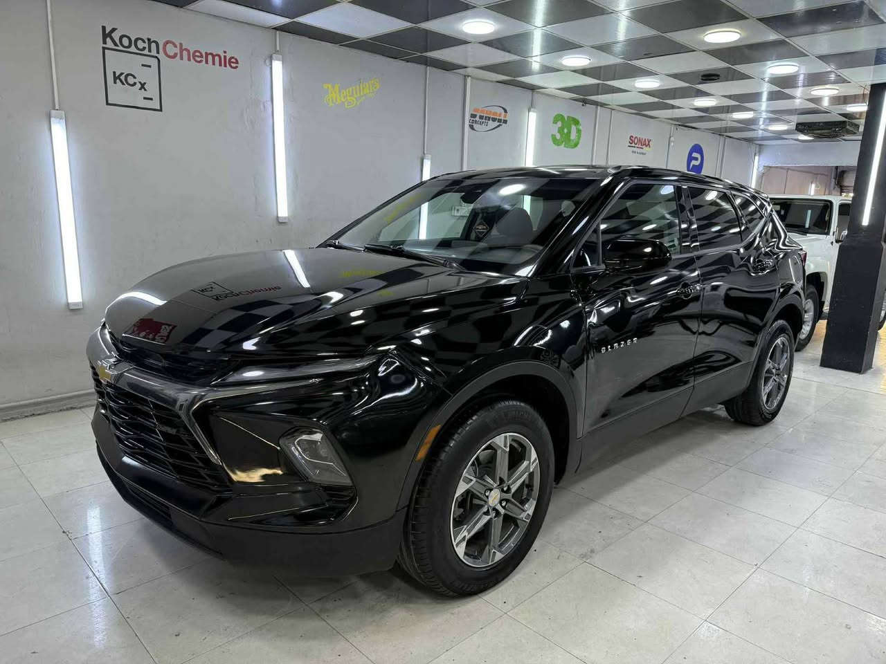 بلايز 23 • ماشي ٣٩٠٠٠ • محرك ٤ سلندر